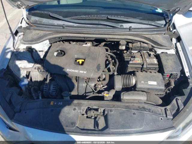 KMHD74LF9HU083173 Hyundai ELANTRA SE