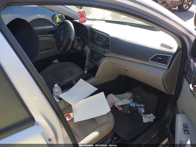 KMHD74LF9HU083173 Hyundai ELANTRA SE