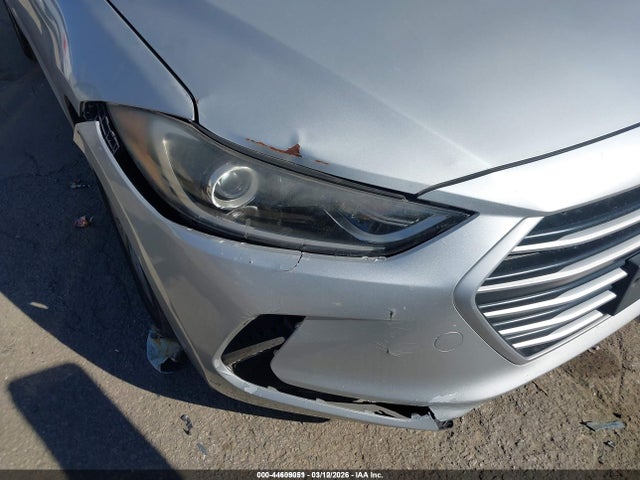 KMHD74LF9HU083173 Hyundai ELANTRA SE