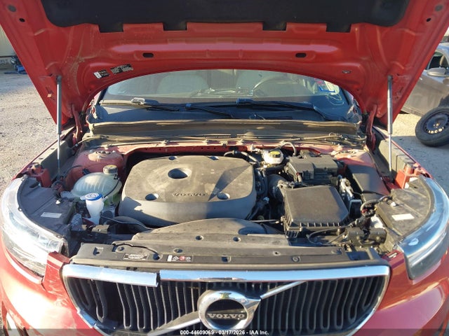 44609069 :رقم المزاد ، YV4162UK8M2419697 vin ، 2021 Volvo Xc40 T5 Momentum مزاد بيع