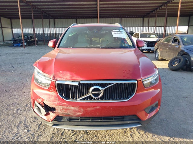 44609069 :رقم المزاد ، YV4162UK8M2419697 vin ، 2021 Volvo Xc40 T5 Momentum مزاد بيع