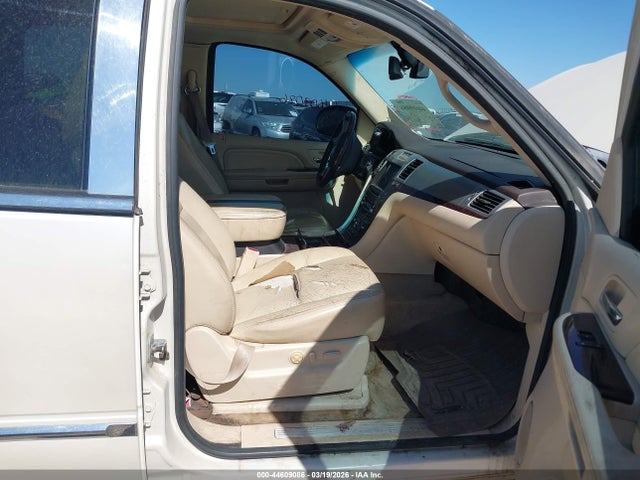 2008 CADILLAC ESCALADE ESV 1GYFK66828R211111 Photo 4