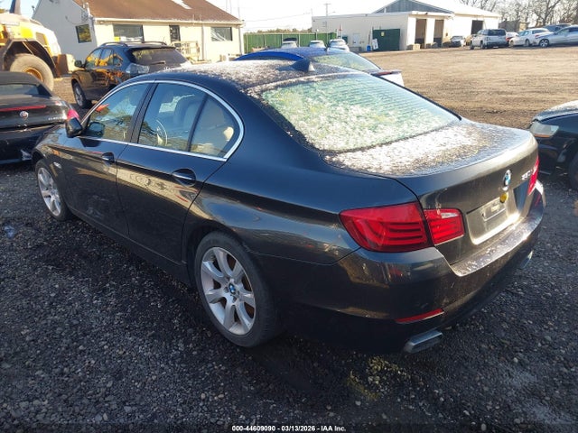 2013 BMW 550I WBAFR9C59DDX81110 Photo 2