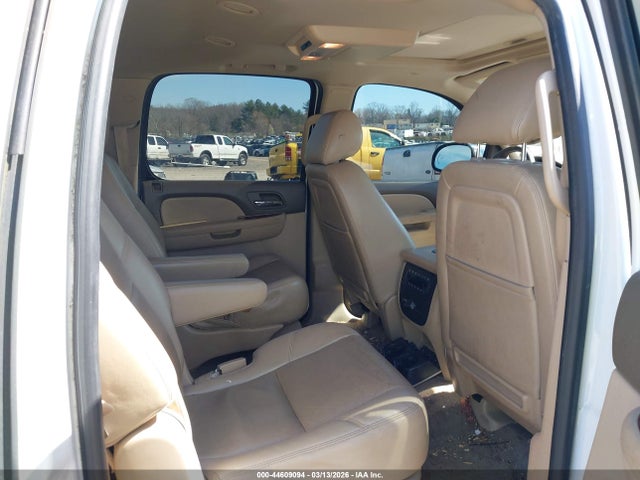 1GNSCKE01ER100977 Chevrolet Suburban 1500 Ltz
