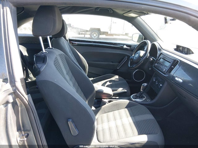 Auction sale of the 2014 Volkswagen Beetle 2.0t R-line, vin: 3VWVT7AT8EM637993, lot number: 44609093
