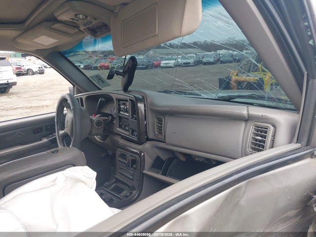 Продажа на аукционе авто 2002 Gmc Yukon Xl 1500 Denali, vin: 1GKFK66U52J243256, номер лота: 44609098