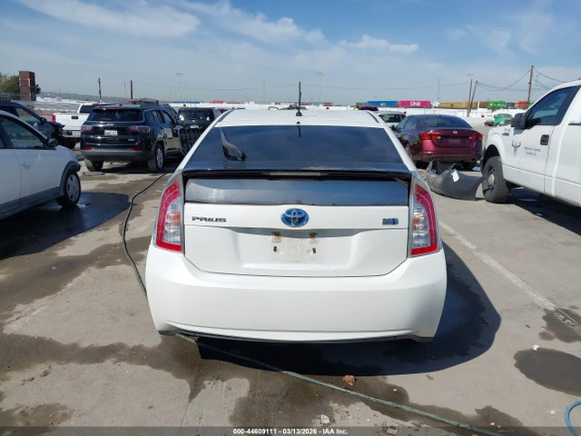 JTDKN3DU9E0382870 Toyota Prius Two