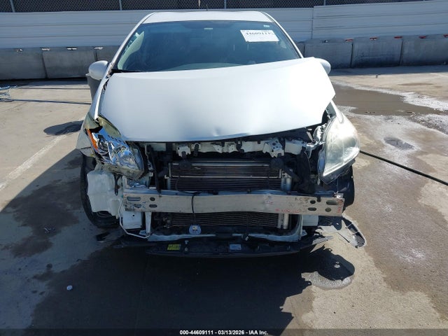 JTDKN3DU9E0382870 Toyota Prius Two