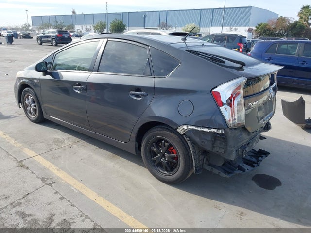 Toyota Prius Two 2015 JTDKN3DU6F0442024 Image 3