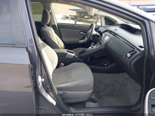 Toyota Prius Two 2015 JTDKN3DU6F0442024 Image 5