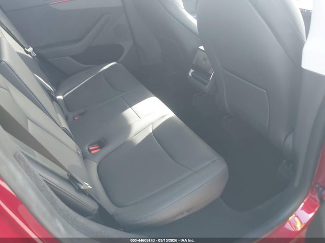 7SAYGDED8TF530209 Tesla Model Y