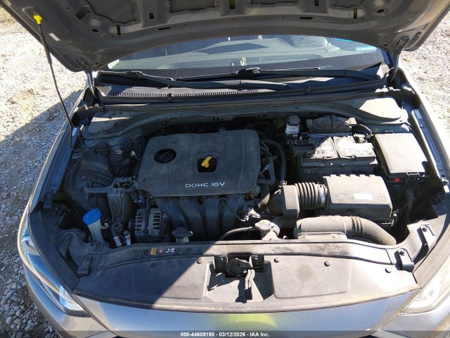 KMHD74LF4HU318093 Hyundai ELANTRA SE