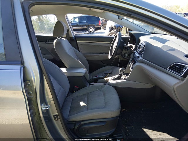 KMHD74LF4HU318093 Hyundai ELANTRA SE
