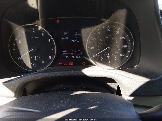 KMHD74LF4HU318093 Hyundai ELANTRA SE