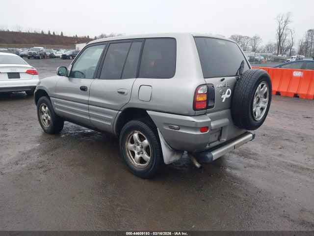 1999 TOYOTA RAV4 JT3HP10VXX7142734 Photo 2