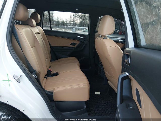 Aukcja sprzedaży 2024 Volkswagen Tiguan 2.0t Se R-line Black, vin: 3VV8B7AXXRM057741, numer aukcji: 44609210