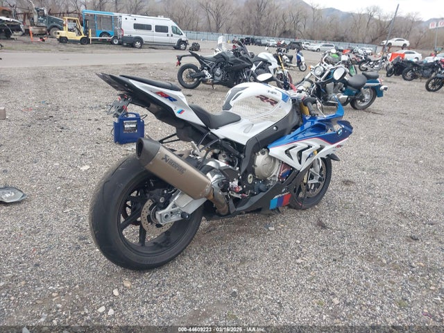 44609223 :رقم المزاد ، WB10D2102GZ355432 vin ، 2016 Bmw S 1000 Rr مزاد بيع