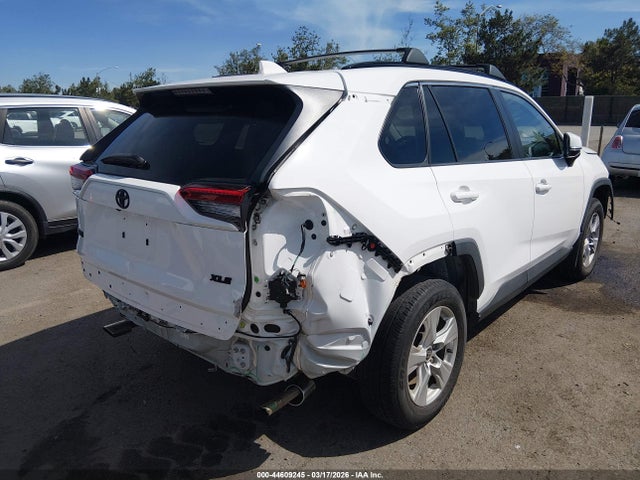 2T3W1RFV3MC154302 Toyota Rav4 Xle