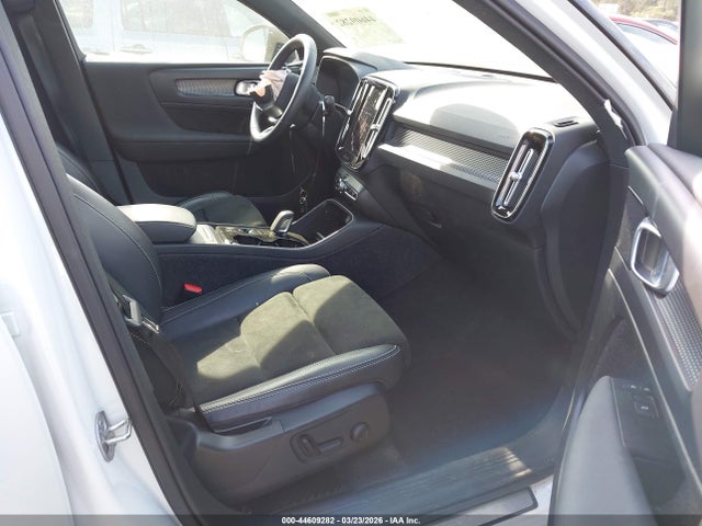 2022 Volvo Xc40 T5 R-design მანქანა იყიდება აუქციონზე, vin: YV4162UM0N2739387, აუქციონის ნომერი: 44609282