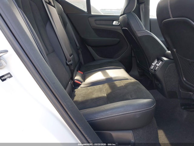 2022 Volvo Xc40 T5 R-design მანქანა იყიდება აუქციონზე, vin: YV4162UM0N2739387, აუქციონის ნომერი: 44609282