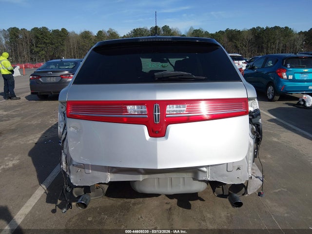 44609330 :رقم المزاد ، 2LMHJ5AT5JBL02549 vin ، 2018 Lincoln Mkt Elite مزاد بيع