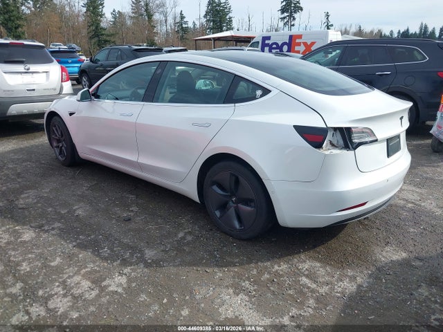 2019 TESLA MODEL 3 5YJ3E1EA9KF326437 Photo 2
