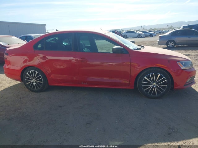 3VWD17AJ2GM320388 Volkswagen Jetta 1.8t Sport