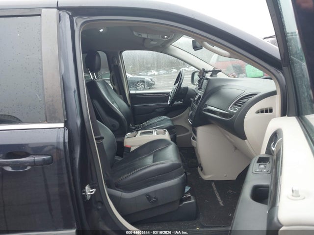 Продажа на аукционе авто 2011 Chrysler Town & Country Touring-l, vin: 2A4RR8DG8BR746217, номер лота: 44609444