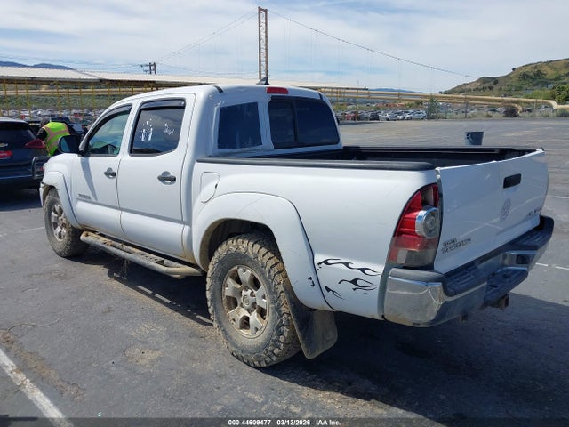 44609477 :رقم المزاد ، 3TMLU4EN0FM189588 vin ، 2015 Toyota Tacoma Base V6 مزاد بيع