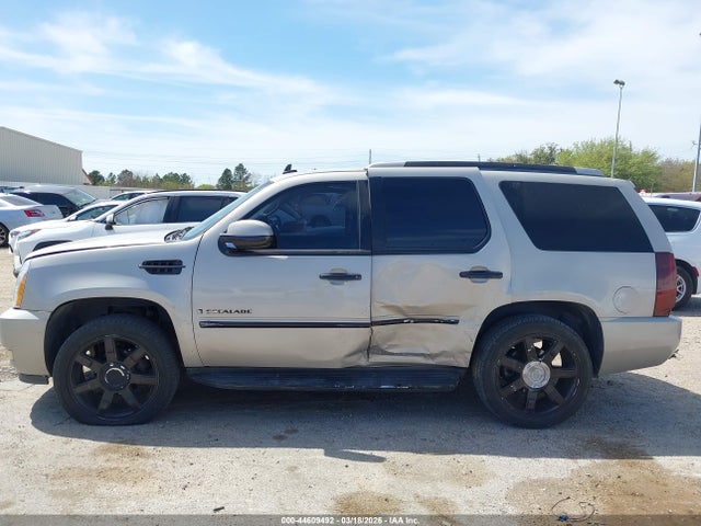 44609492 :رقم المزاد ، 1GYEC63838R159386 vin ، 2008 Cadillac Escalade Standard مزاد بيع