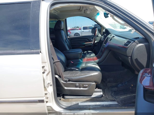 44609492 :رقم المزاد ، 1GYEC63838R159386 vin ، 2008 Cadillac Escalade Standard مزاد بيع