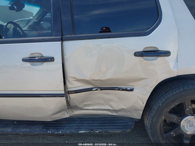 44609492 :رقم المزاد ، 1GYEC63838R159386 vin ، 2008 Cadillac Escalade Standard مزاد بيع