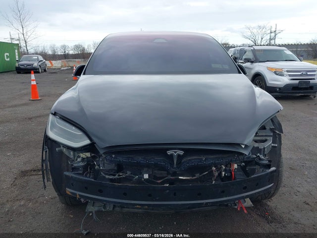 Продажа на аукционе авто 2018 Tesla Model X 100d/75d/p100d, vin: 5YJXCAE2XJF142591, номер лота: 44609537
