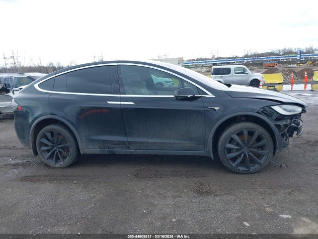 Продажа на аукционе авто 2018 Tesla Model X 100d/75d/p100d, vin: 5YJXCAE2XJF142591, номер лота: 44609537