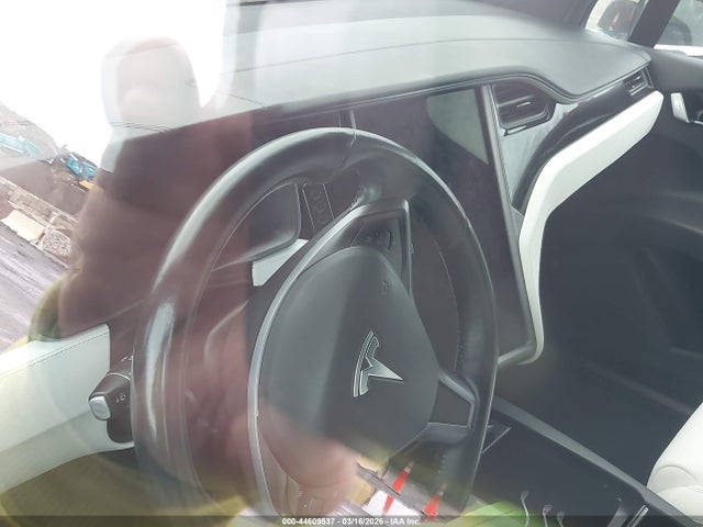 Продажа на аукционе авто 2018 Tesla Model X 100d/75d/p100d, vin: 5YJXCAE2XJF142591, номер лота: 44609537