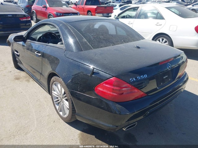 2011 MERCEDES-BENZ SL 550 WDBSK7BAXBF163447 Photo 2