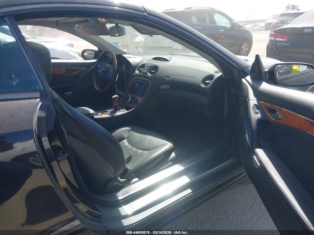 2011 MERCEDES-BENZ SL 550 WDBSK7BAXBF163447 Photo 4