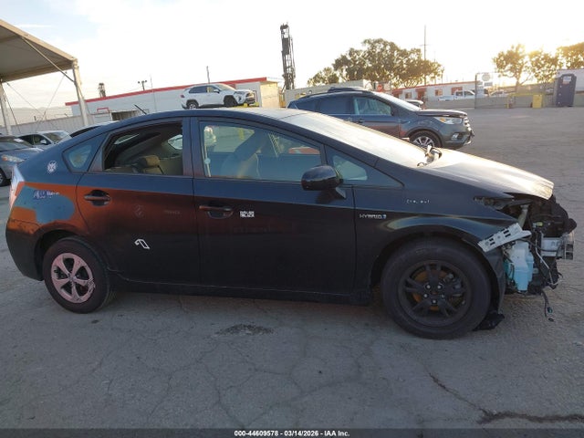 Toyota Prius Two 2015 JTDKN3DUXF0451406 Image 12
