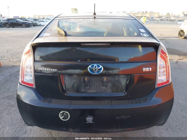 Toyota Prius Two 2015 JTDKN3DUXF0451406 Image 15