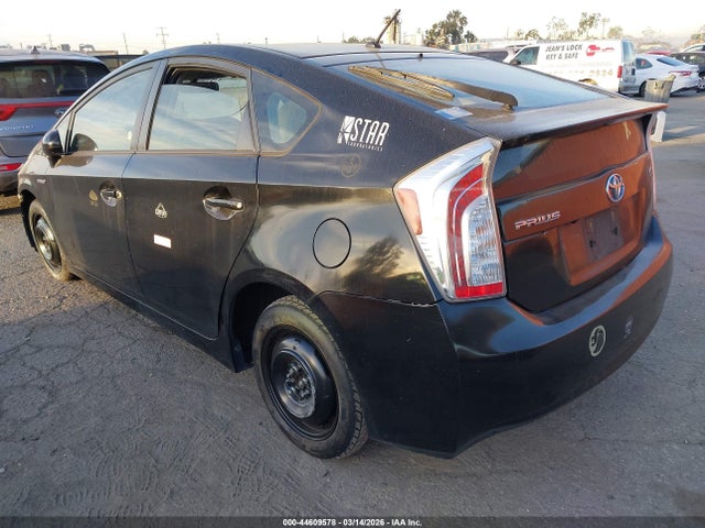 Toyota Prius Two 2015 JTDKN3DUXF0451406 Image 3