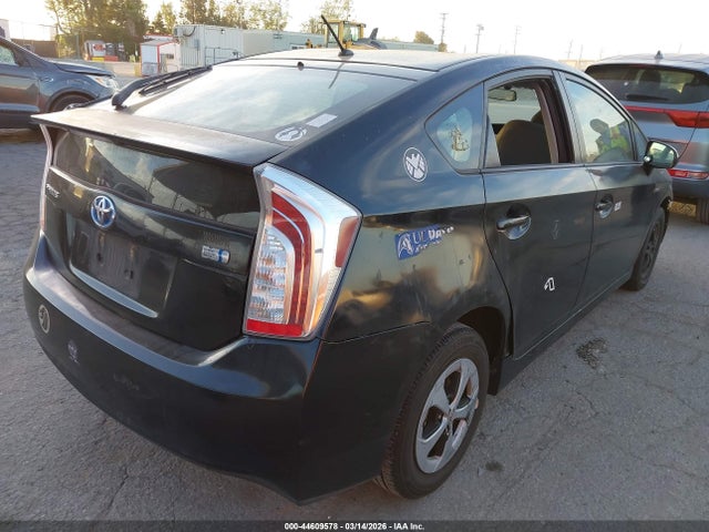 Toyota Prius Two 2015 JTDKN3DUXF0451406 Image 4