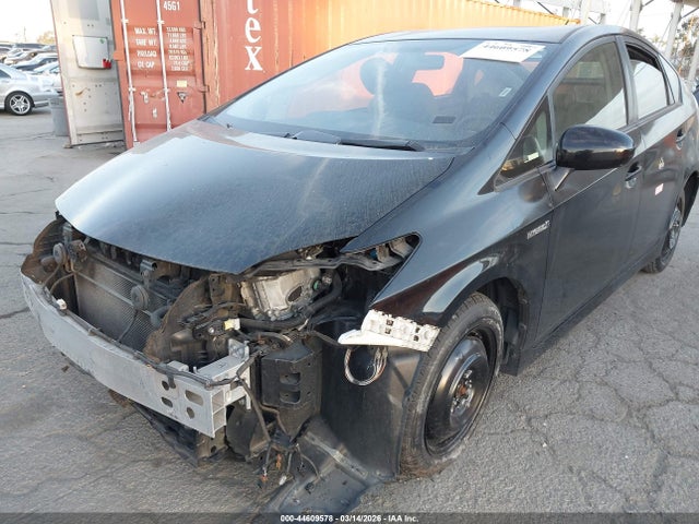 Toyota Prius Two 2015 JTDKN3DUXF0451406 Image 6