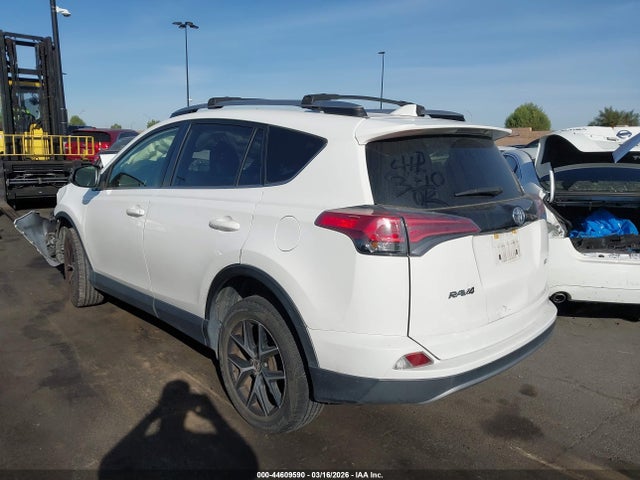 JTMNFREV5JJ747098 Toyota RAV4 SE