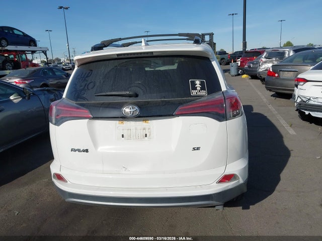 JTMNFREV5JJ747098 Toyota RAV4 SE