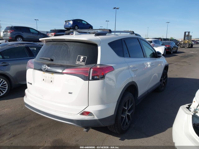 JTMNFREV5JJ747098 Toyota RAV4 SE