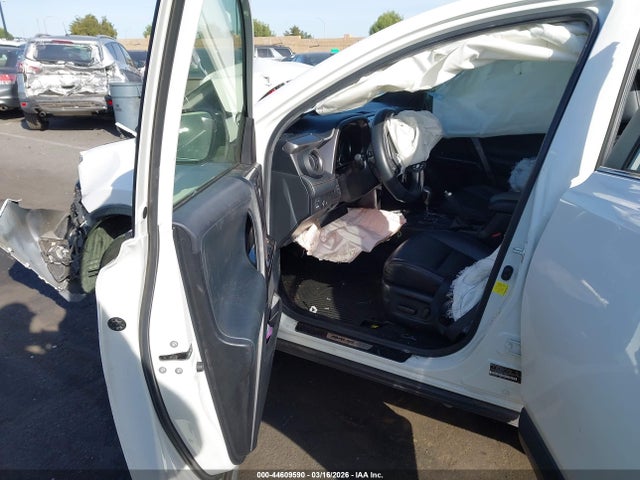 JTMNFREV5JJ747098 Toyota RAV4 SE