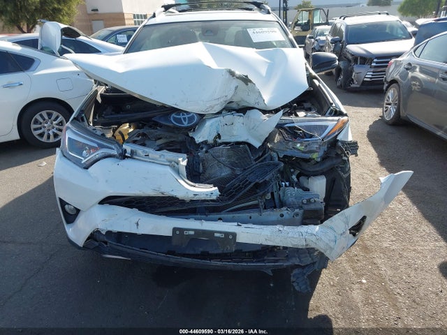 JTMNFREV5JJ747098 Toyota RAV4 SE