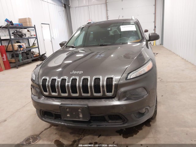 1C4PJMCB5EW220688 Jeep Cherokee Latitude