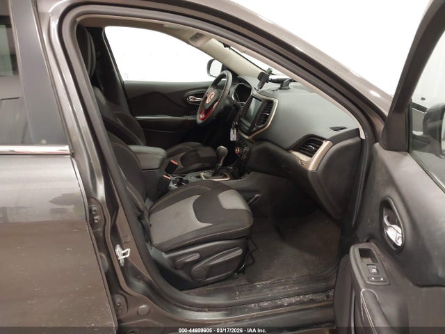 1C4PJMCB5EW220688 Jeep Cherokee Latitude
