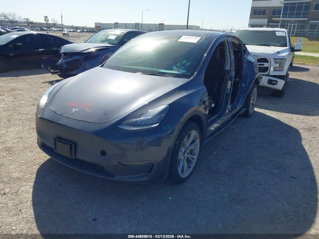 2023 Tesla Model Y Awd/long Range Dual Motor All-wheel Drive მანქანა იყიდება აუქციონზე, vin: 7SAYGDEE0PA069860, აუქციონის ნომერი: 44609610